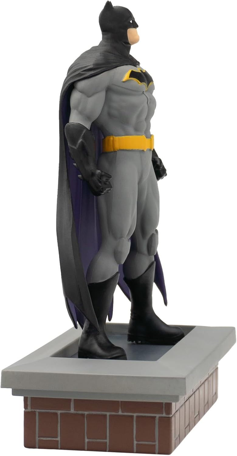 DC Comics Batman - Bullyland Figure, perfect as a toy, decoration, and small gift for children aged 3 and up and collectors, detailed 15 cm Justice League collectible figure for Kidults 11240