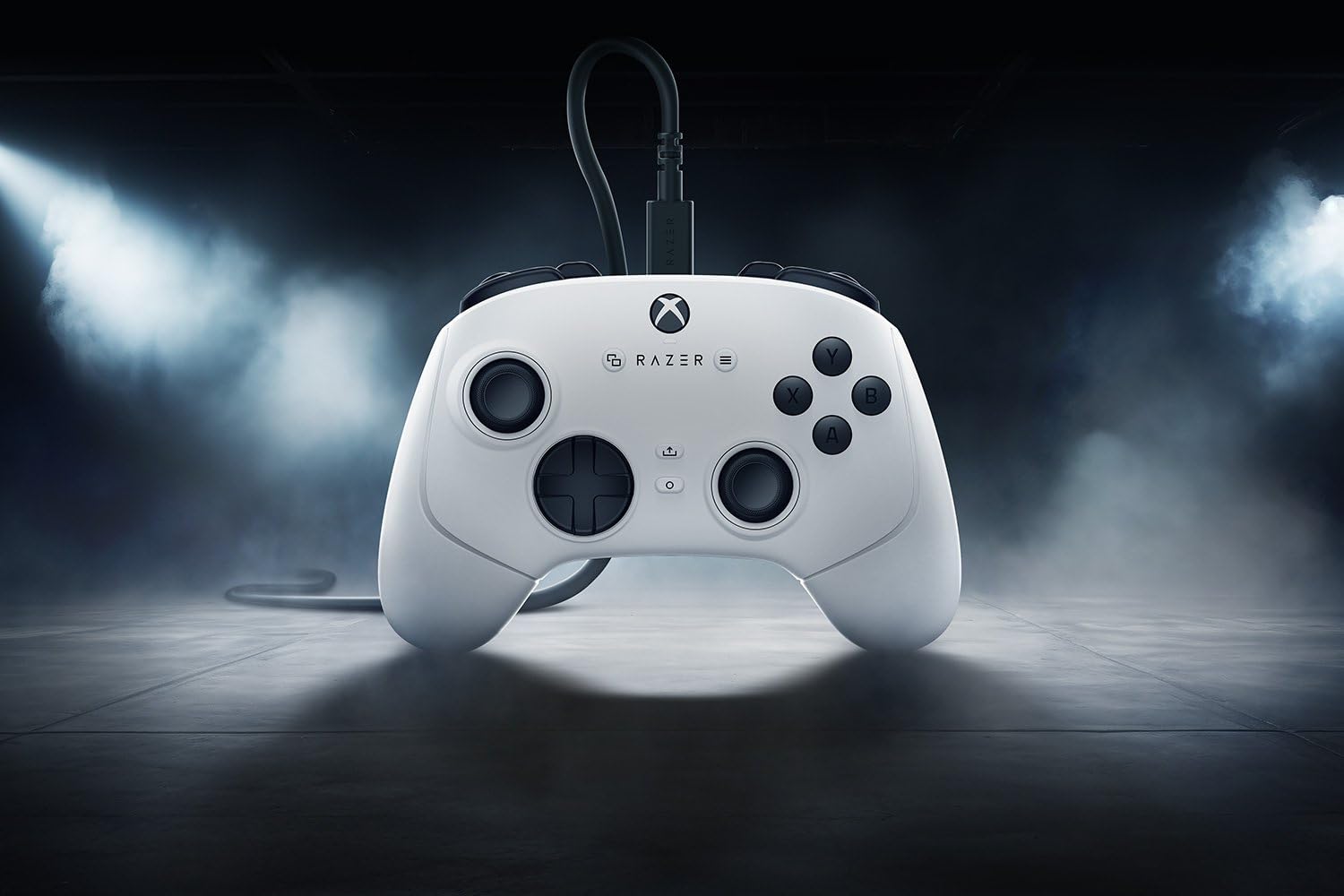 Razer Wolverine V3 Pro - Kabelloser Esports Controller für Xbox & PC (HyperSpeed Wireless, Mecha Tactile Action Buttons, Anti-Drift Hall Effect Analog Sticks, haptische Vibrationen) Schwarz