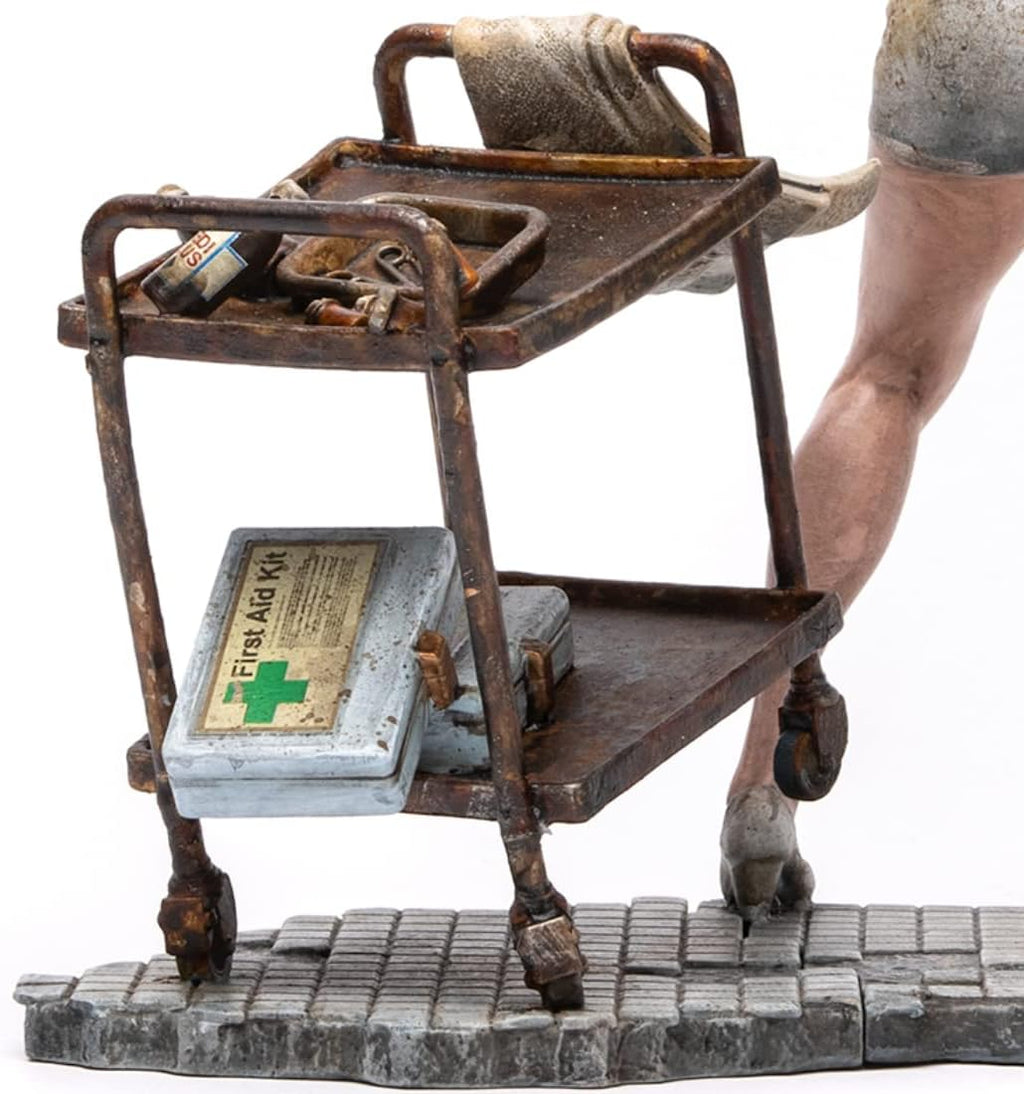 Numskull Silent Hill 2 James Sunderland Figur 23,5 cm Sammlerstatue – Offizielles Konami Silent Hill Merchandise – Limitierte Gaming-Figur | Handbemaltes PVC, 23,5 cm hoch, rostiger Boden. Schreibtisch oder Regal Display Für Silent Hill Sammler und Fans