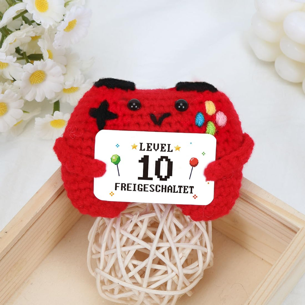 HUKUMA Gehäkelter Gamecontroller, EIN Gamer altert Nicht er levelt, Geschenk zum Geburtstag für Zocker, Pocket Hug Positive Plüsch,Lustige Kleines Geburtstagsgeschenk für Jungen, Nerds und Mädchen