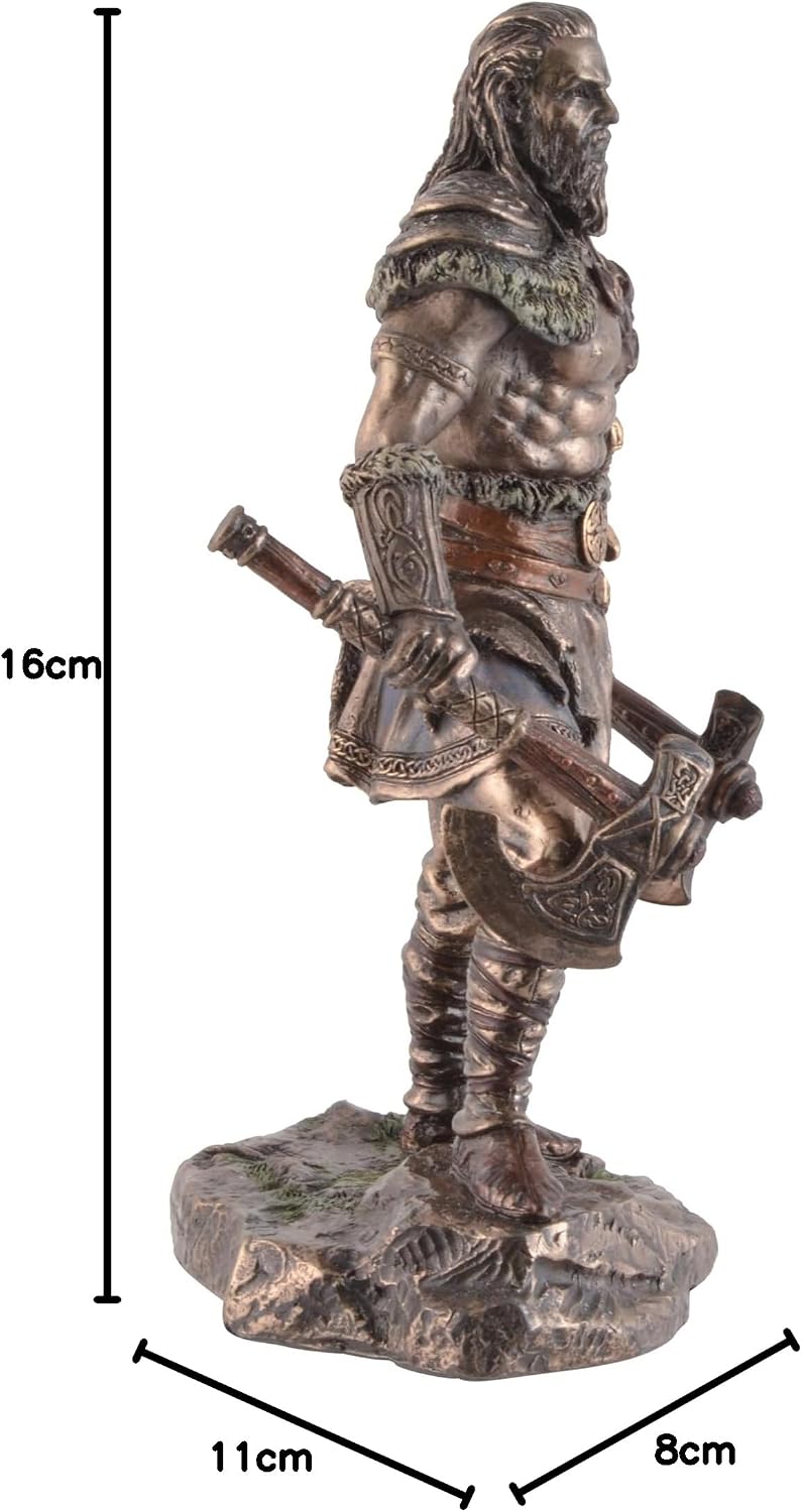 Wikinger mit Zwei Äxten, aus Kunststein, von Künstlerhand bronziert und coloriert, by Veronese