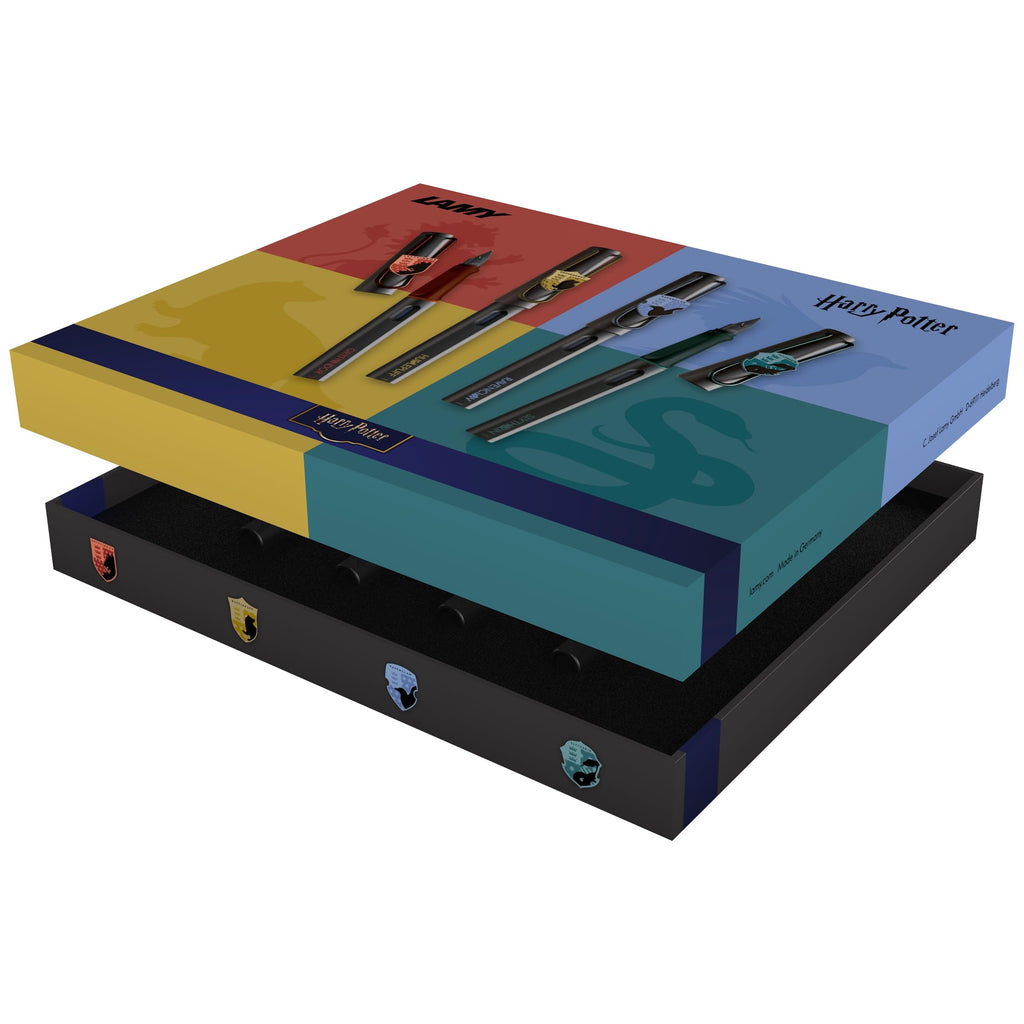Lamy safari Harry Potter Gryffindor™ Füller – Special Edition Füllhalter mit Wappen des Hauses - Stahlfeder in Strichbreite M – mit ergonomischen Griff – inkl. Tintenpatrone T10 blau – Rechtshänder