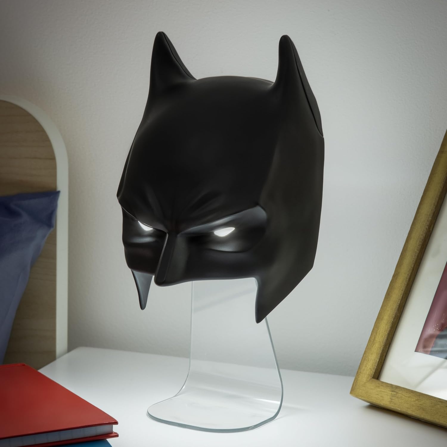Paladone Batman Mask Light, Wall Mountable or Freestanding LED Lamp, Official DC Comics Licensed Product for Bedroom, Man Cave, Home and Collectors