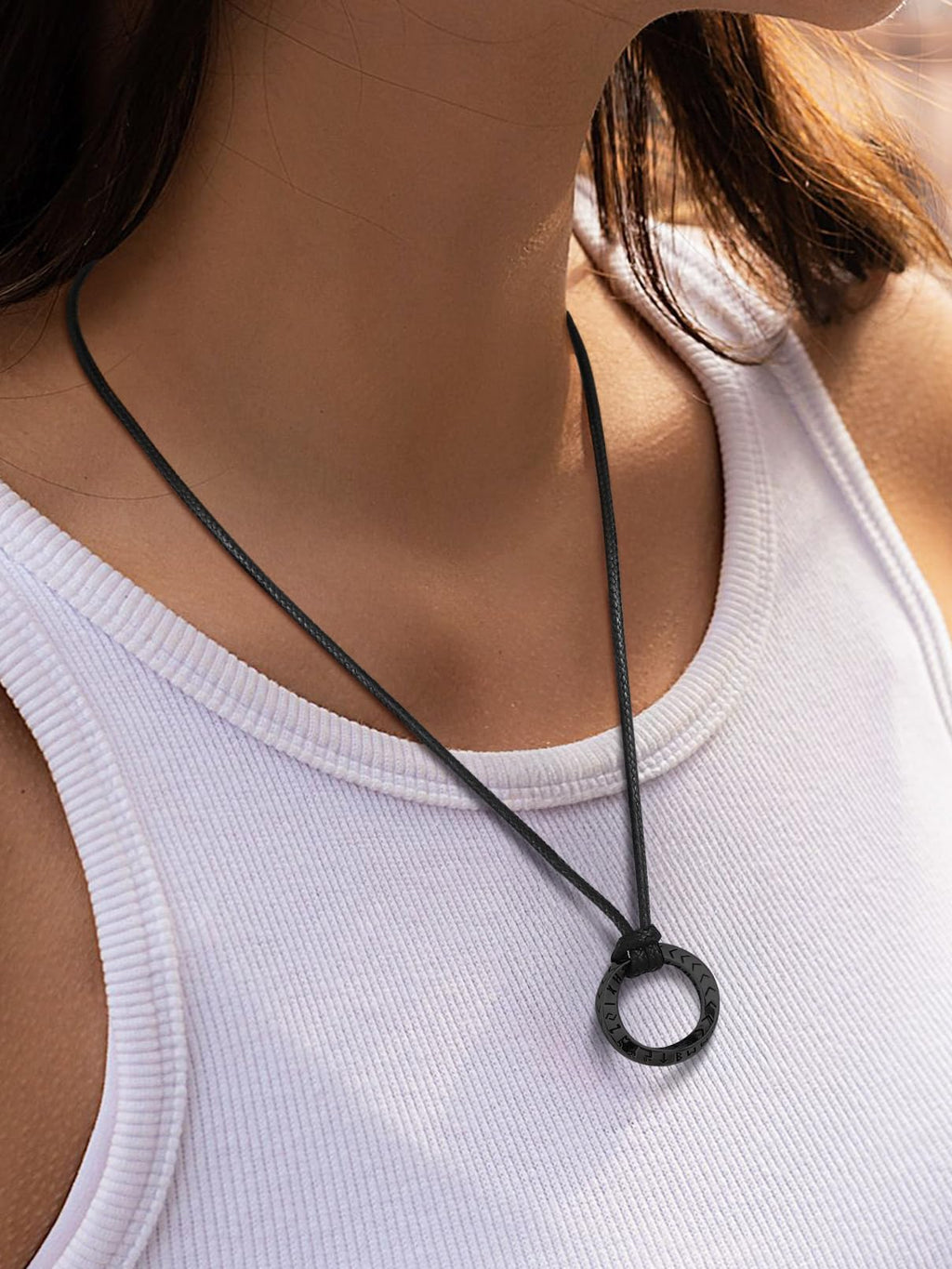 FaithHeart Lederkette Herren Damen Leder Halskette Männer Kette mit Runen Anhänger Edelstahl Lederband mit Mobius Rund/Dreieck/Unendlichkeit Kunstleder Lederhalsband verstellbar Wikinger Schmuck