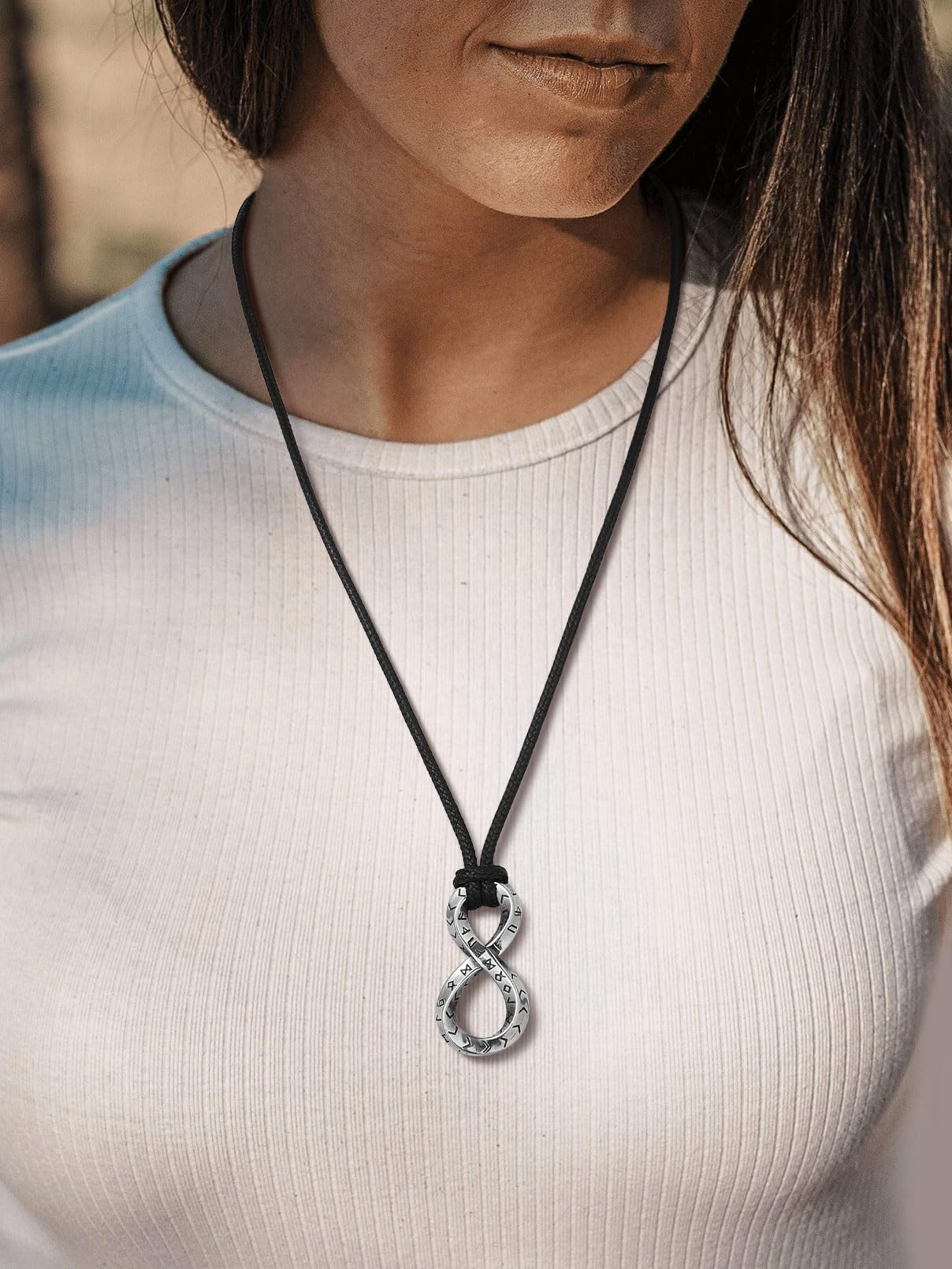 FaithHeart Lederkette Herren Damen Leder Halskette Männer Kette mit Runen Anhänger Edelstahl Lederband mit Mobius Rund/Dreieck/Unendlichkeit Kunstleder Lederhalsband verstellbar Wikinger Schmuck