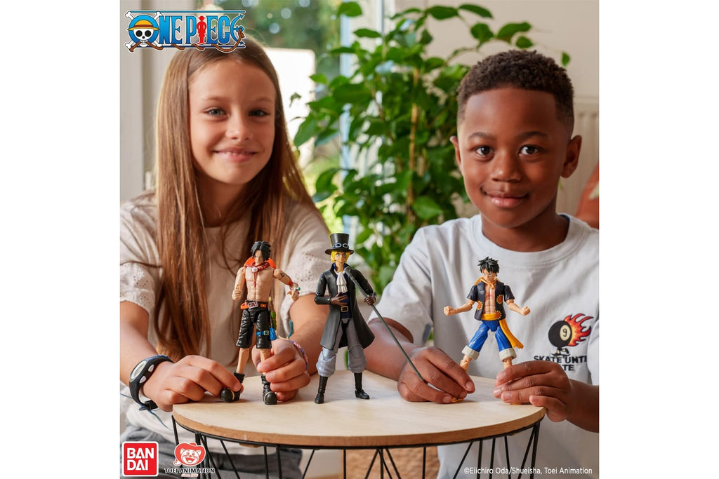 BANDAI – Anime Heroes – One Piece Figur – Lorenor Zorro 17 cm Three Sword Style – Offizielle Lizenz One Piece – Bewegliche Manga Figur Zorro 3 Schwerter – Spielzeug für Kinder ab 4 Jahren – 37052