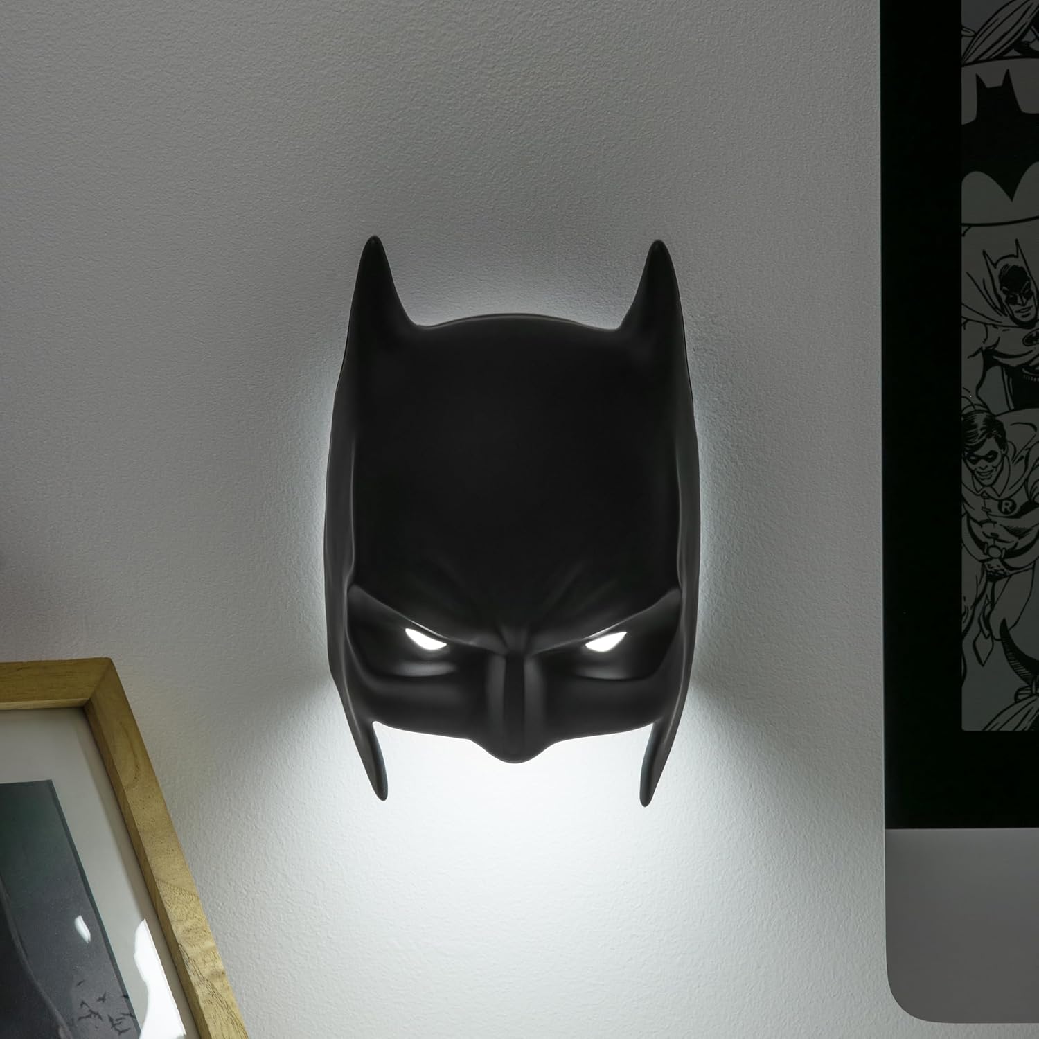 Paladone Batman Mask Light, Wall Mountable or Freestanding LED Lamp, Official DC Comics Licensed Product for Bedroom, Man Cave, Home and Collectors