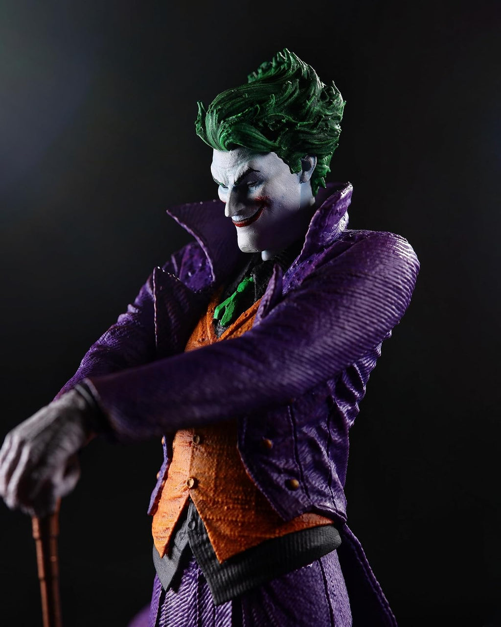 LANSAY - DC The Joker Resin Statue by Guillem March – detailreiche Polyresin Sammlerfigur im Maßstab 1:10 – handnummerierte Comic Statue für DC Fans ab 14 Jahren mit Sammlerdesign zuhause