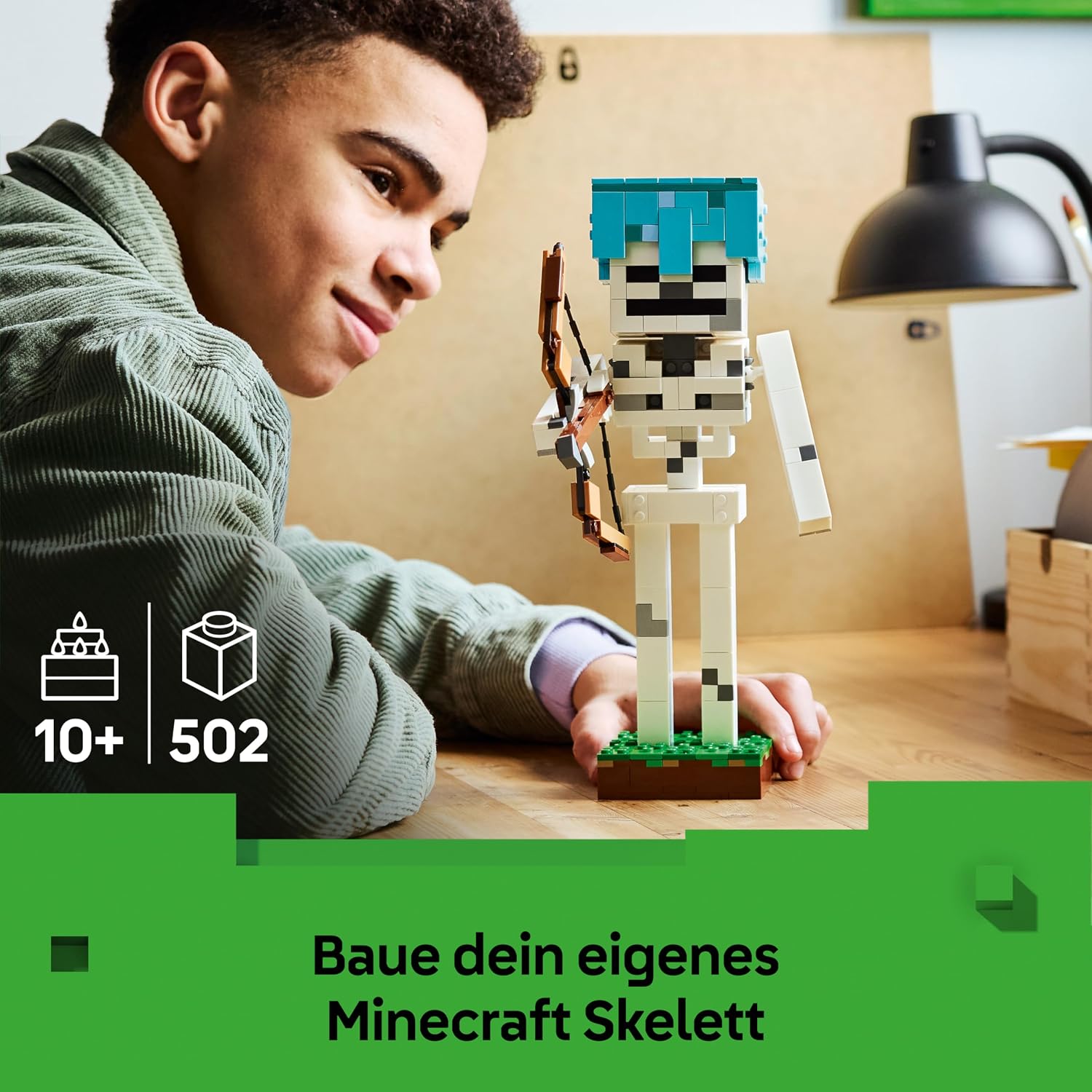 LEGO Minecraft Das Skelett - Mob Figur mit Diamanthelm, Bogen und Pfeil sowie Grasbasis als Zimmerdeko für Kinder - Gaming Geschenk für Jungen, Mädchen und Fans ab 10 Jahren - 21594
