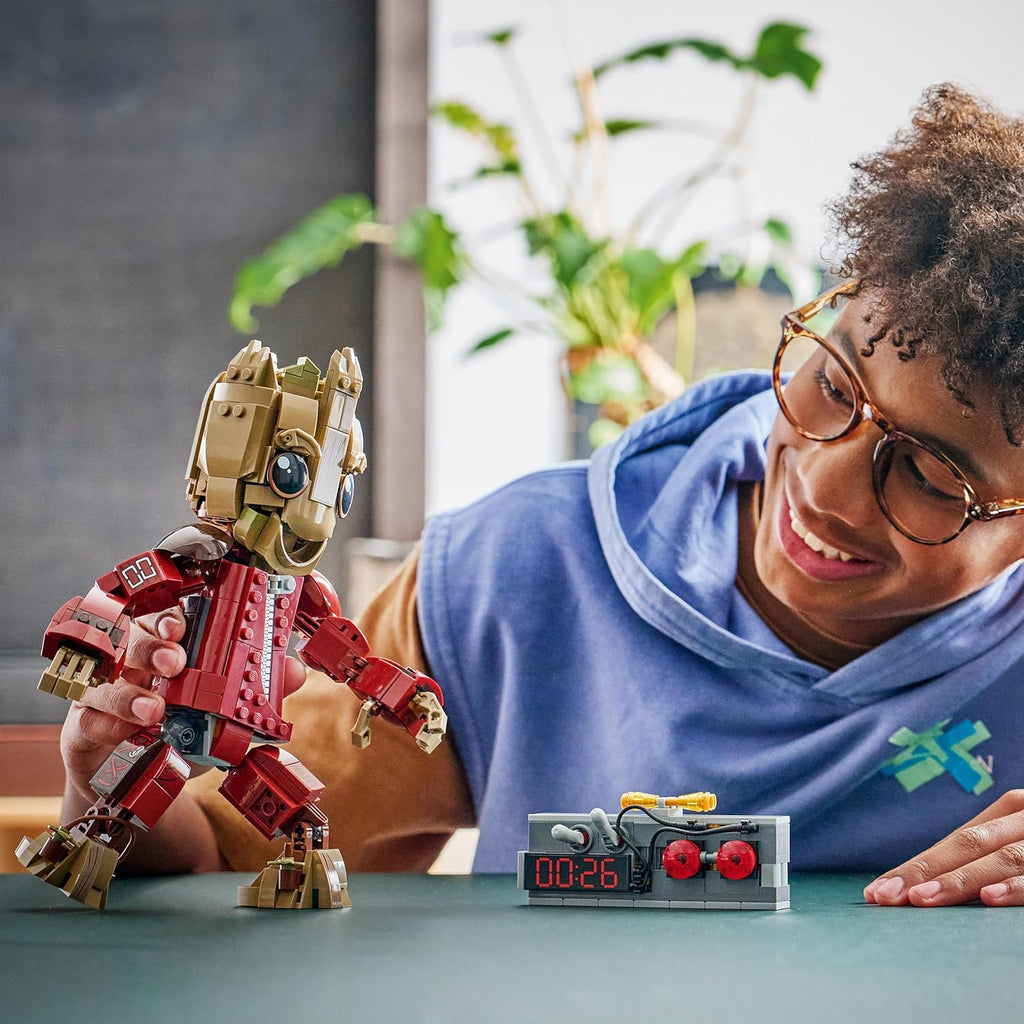 LEGO | Groot im Ravager-Outfit - Superhelden Spielzeug mit baubarer Figur für Rollenspiele - Kinder Konstruktionsspielzeug - Kreatives Geschenk für Jungen ab 10 Jahren, Mädchen und Filmfans - 76341